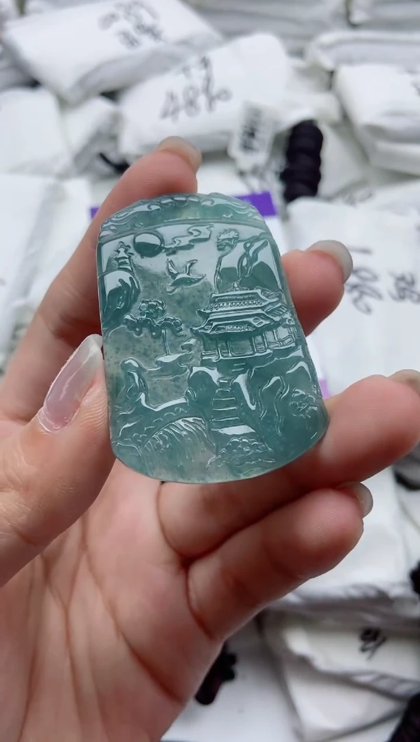 翡翠未镶嵌颈饰9999999999