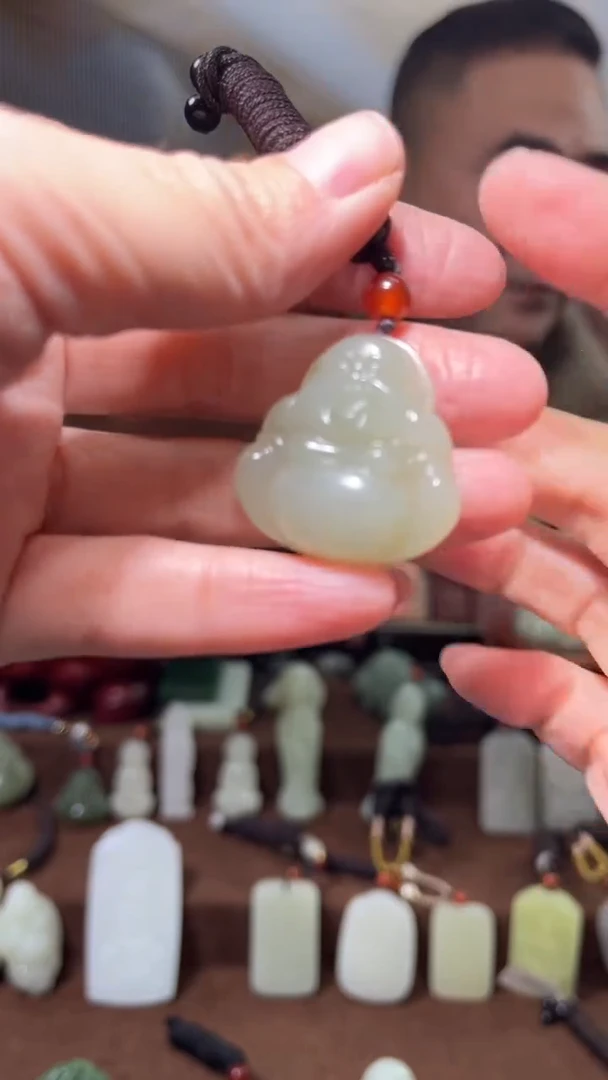 颈饰未镶嵌和田玉·