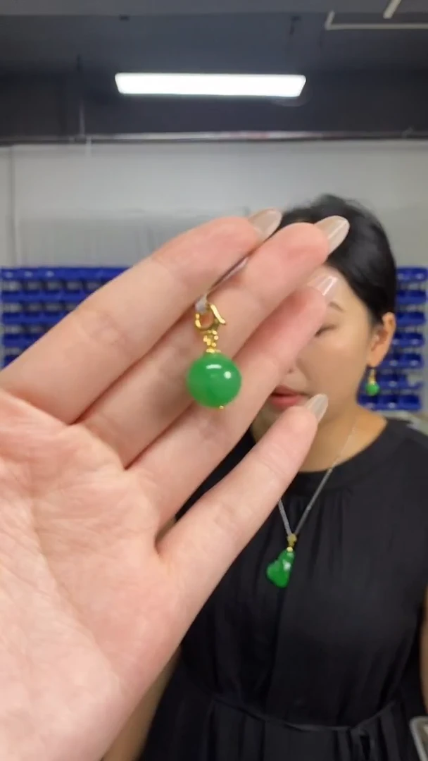 颈饰未镶嵌翡翠多样性发其一颜色微差