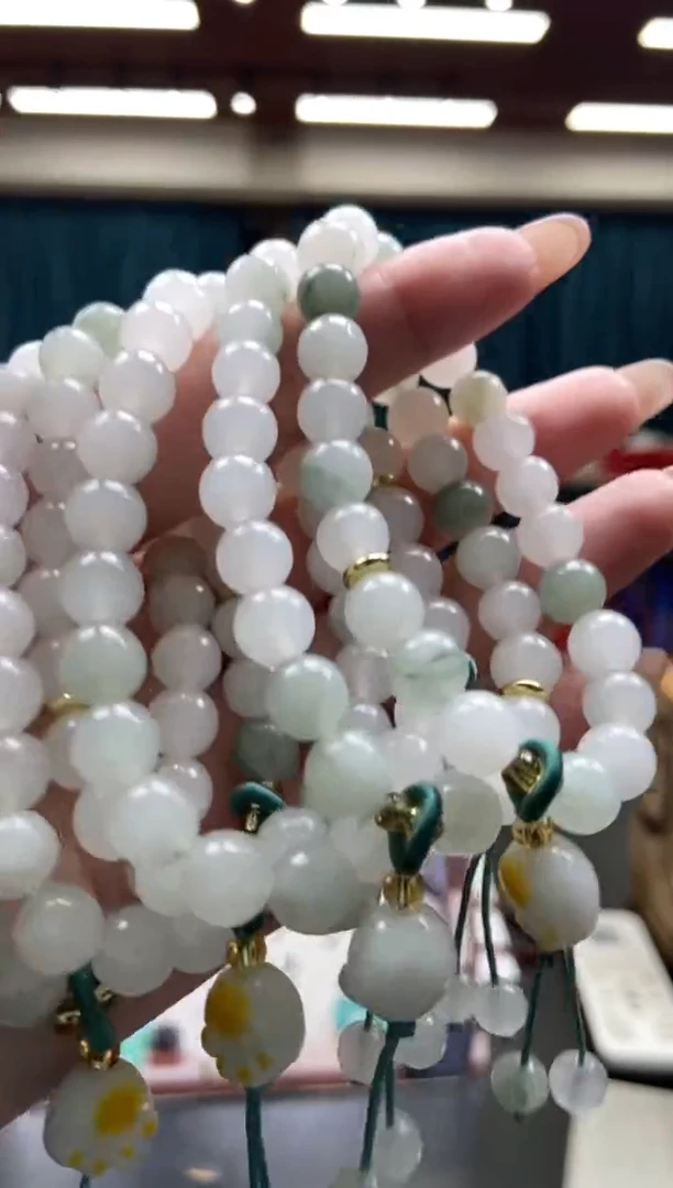 【闪购商品】石英质玉手串未镶嵌40多样性发一