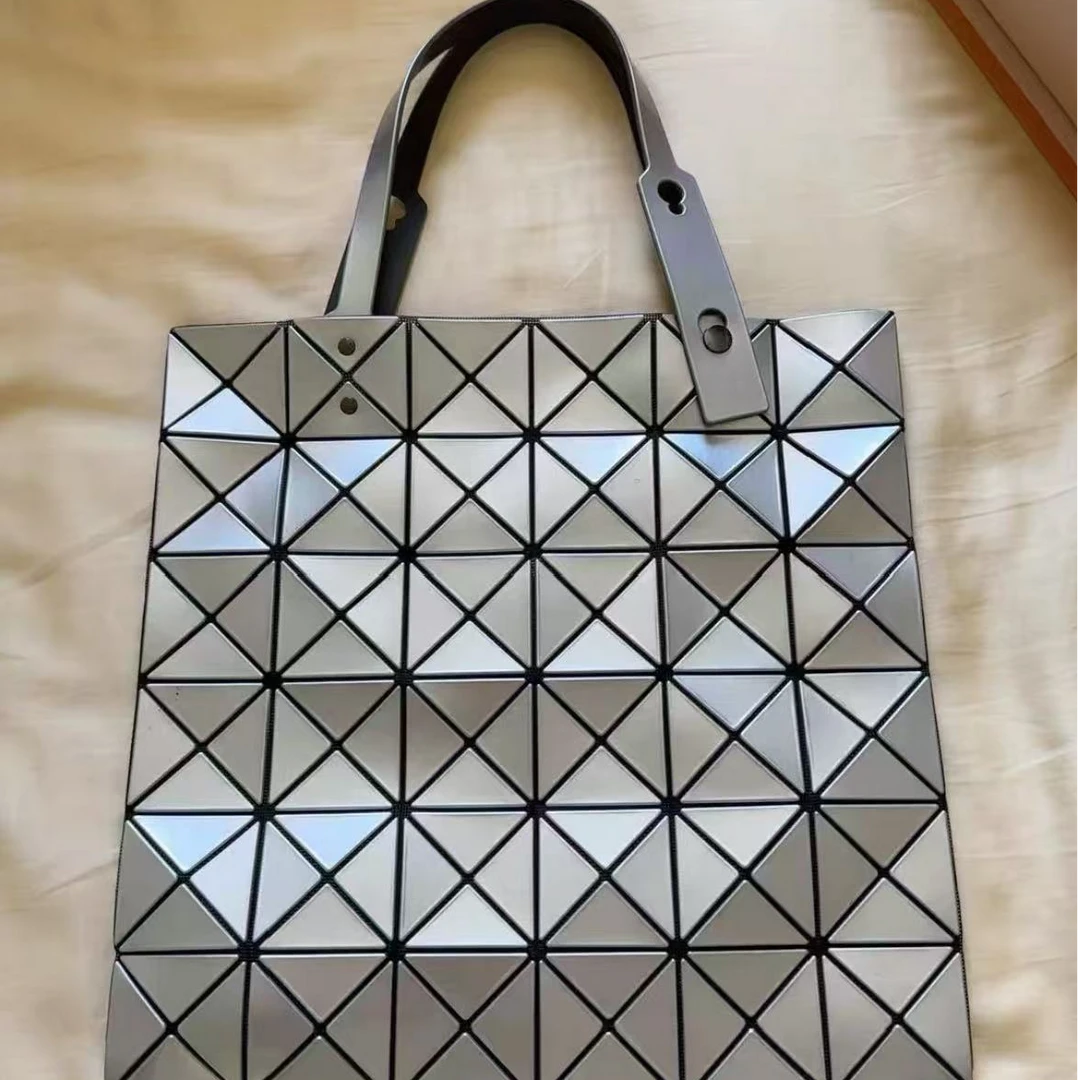 99新 Issey Miyake/三宅一生 思斯专属 三宅一生银色 GSCI097