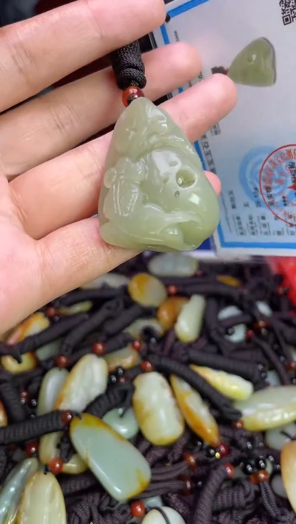 未镶嵌和田玉挂件1