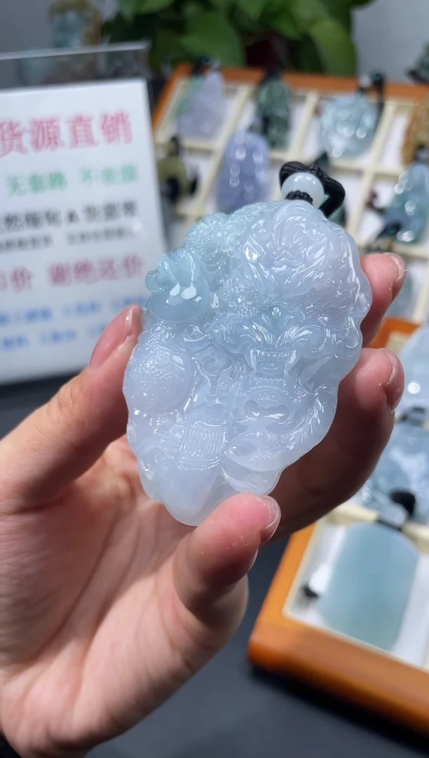 颈饰未镶嵌翡翠龙