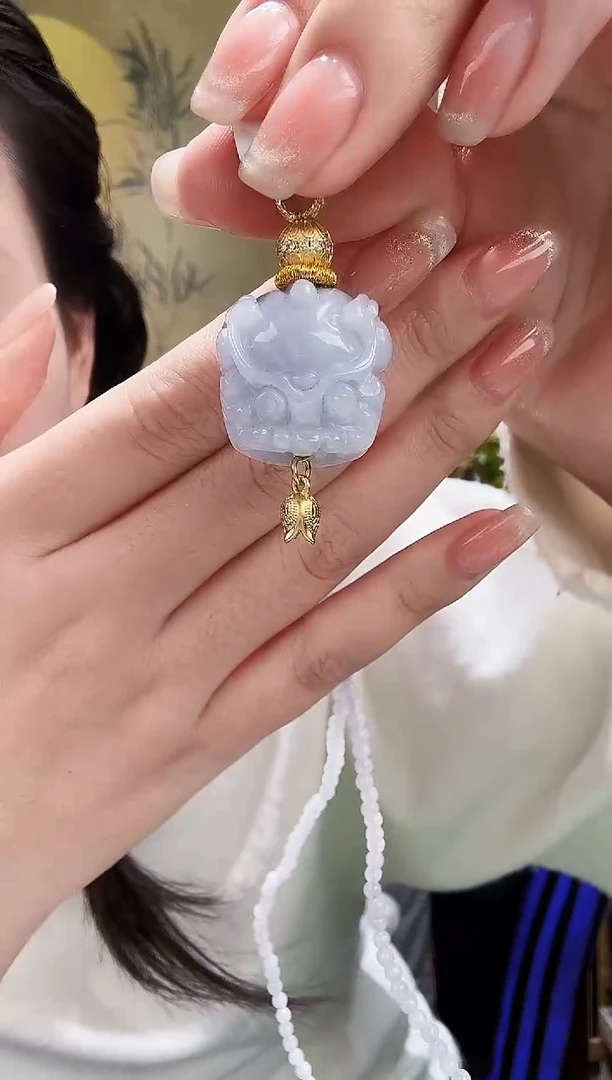 颈饰未镶嵌翡翠吊坠