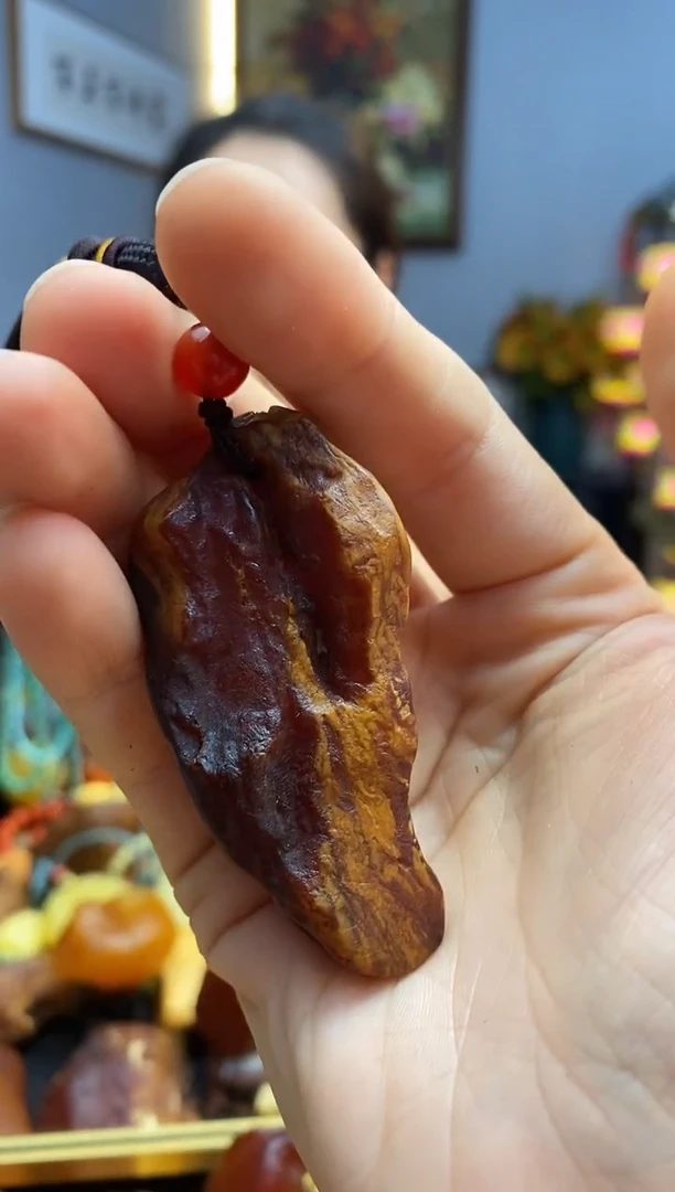 未镶嵌颈饰琥珀吊坠