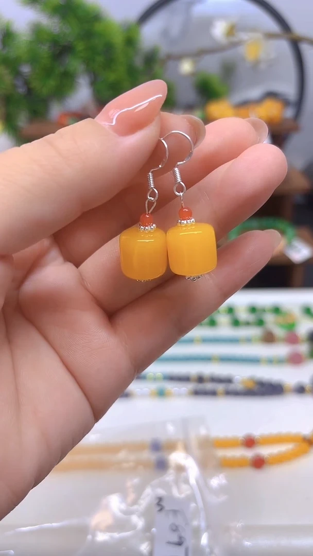 蜜蜡银S925镶嵌耳饰E897
