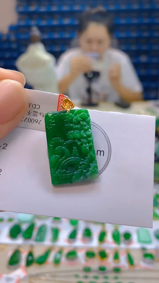 颈饰18K金镶嵌翡翠新号开播 全场乱卖