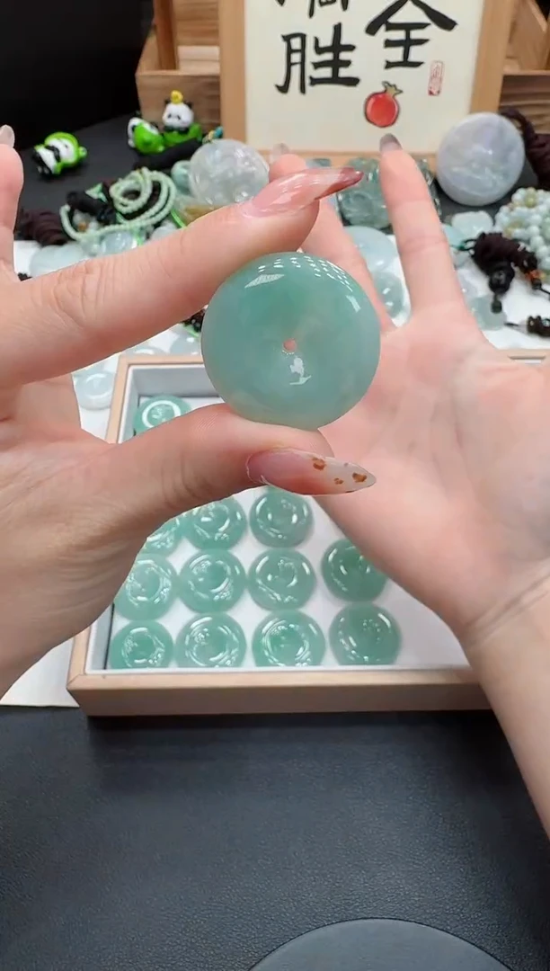 吊坠(不含链)未镶嵌翡翠?****。小扣子多样性发其一