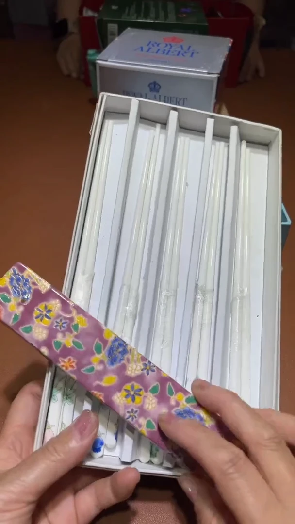 瓷片碗碟好物一件不留@@1