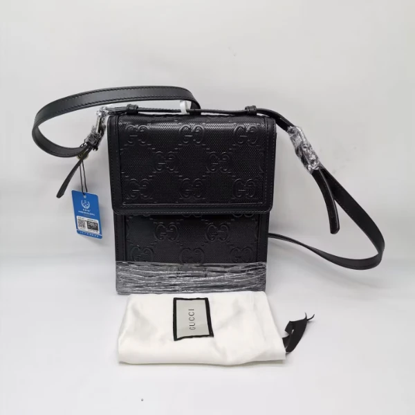 99新 GUCCI/古驰  99新18156 古驰 全皮 浮雕斜挎包单肩时尚经典