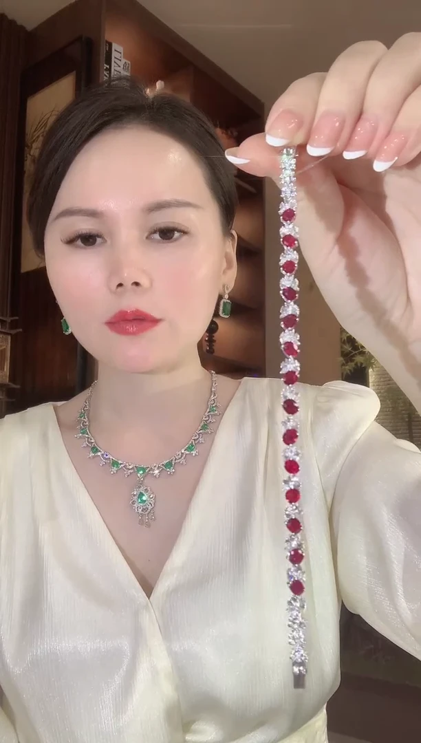 18K金镶嵌手链红宝石A106