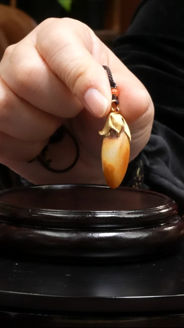 【闪购商品】和田玉吊坠(不含链)未镶嵌11.8克和田玉原石