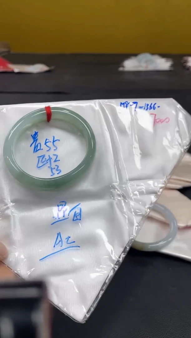 未镶嵌手镯翡翠翡翠手镯
