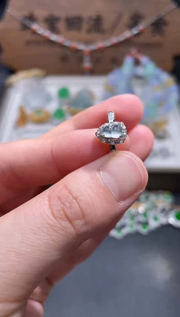 【闪购商品】翡翠戒指18K金镶嵌22...........