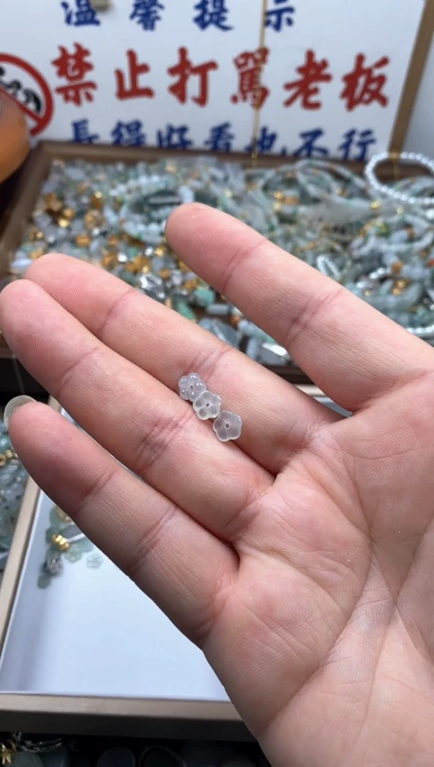 【闪购商品】翡翠颈饰未镶嵌哥哥