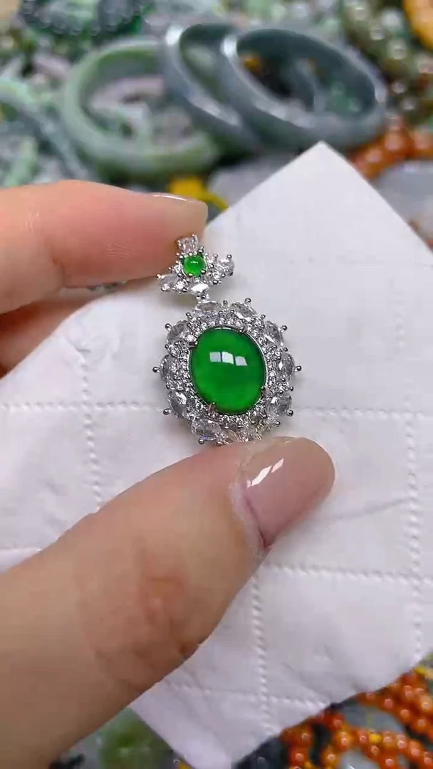 颈饰未镶嵌翡翠/ T /翡翠A货，一件也是批发价