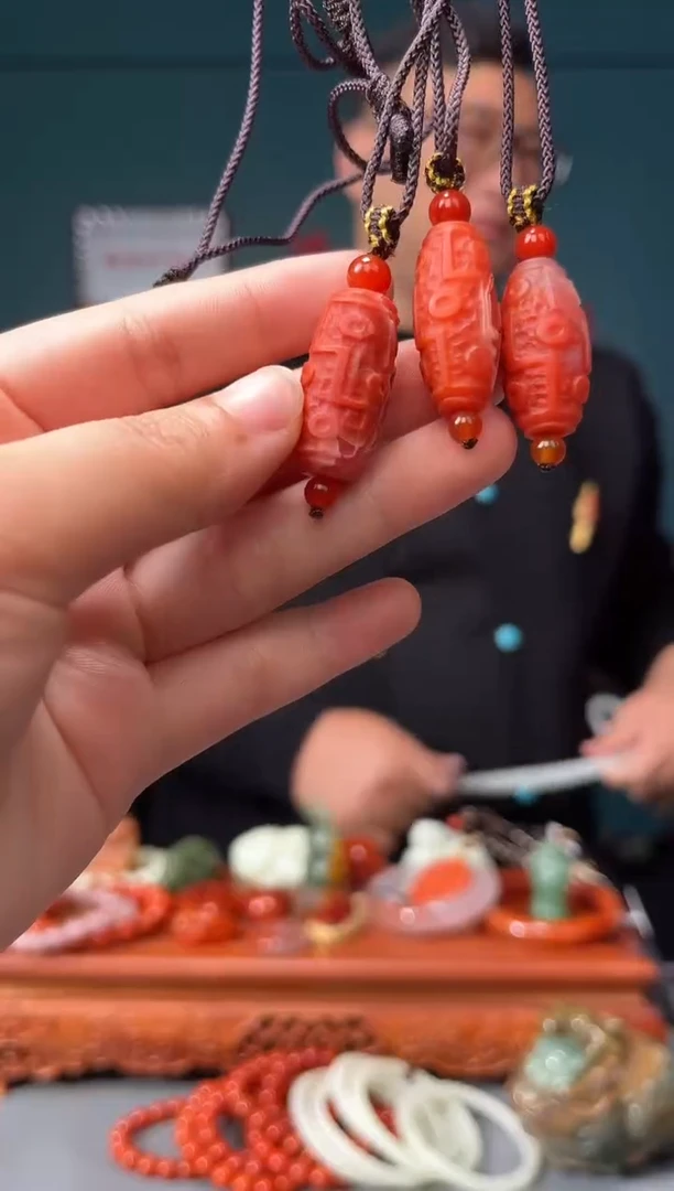 【闪购商品】南红玛瑙颈饰未镶嵌吊坠多样性拍一发一