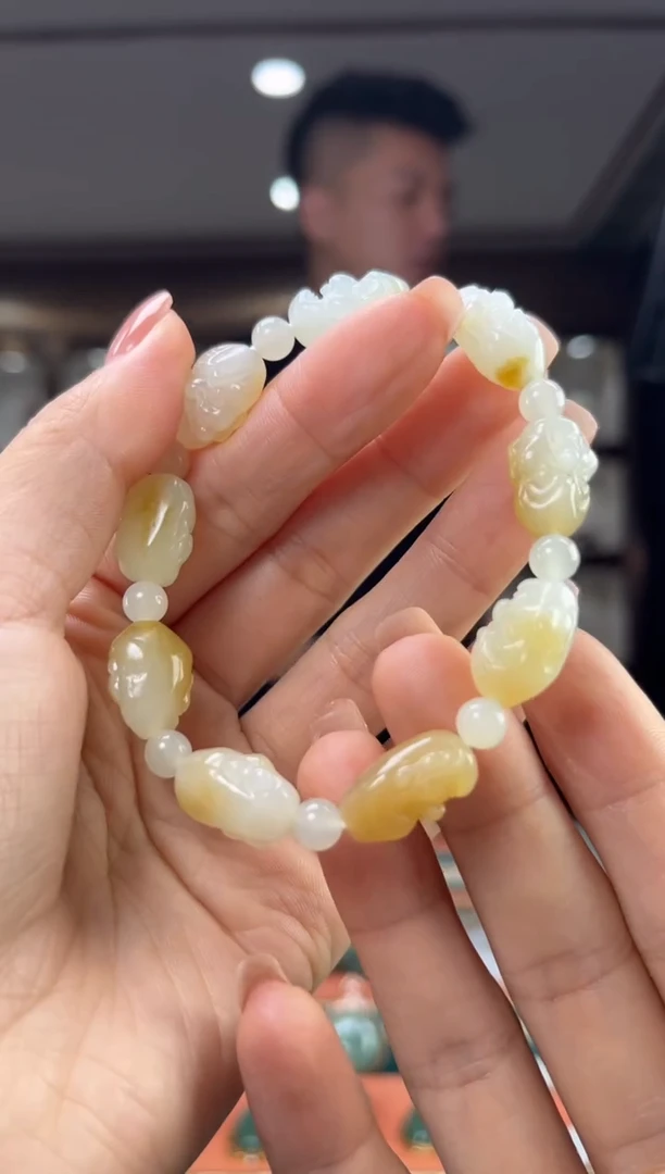 和田玉未镶嵌颈饰佩佩