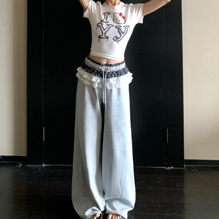 慵懒风kitty脑袋字母卡通图案正肩T恤拼接蕾丝边系带休闲裤两件套