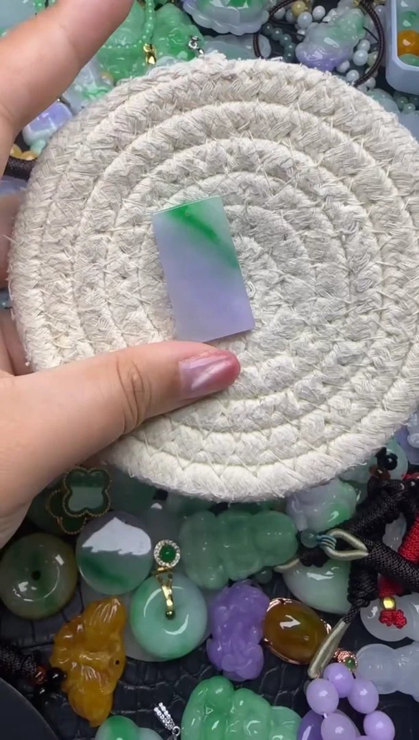 颈饰未镶嵌翡翠天然缅甸翡翠吊坠