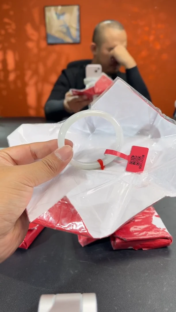 未镶嵌手镯（贵妃镯）翡翠8 57