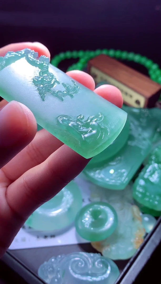 未镶嵌定制翡翠成*#翡翠毛货定制