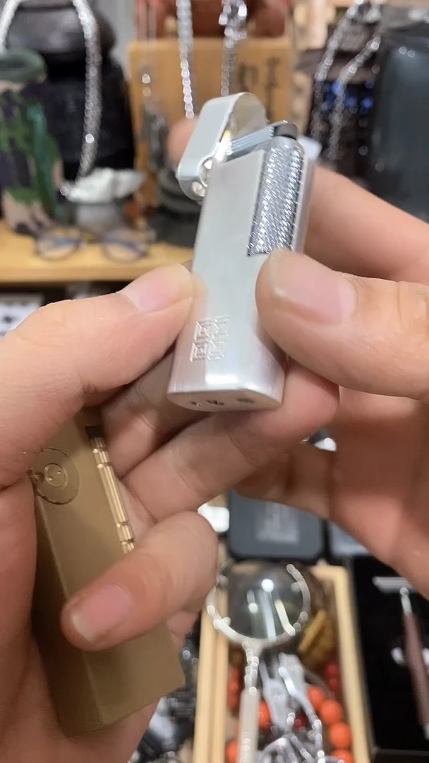 瓷片闪购商品  如图所示