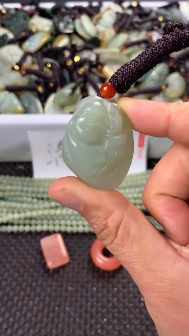 【闪购商品】和田玉颈饰未镶嵌多样性发货没有证书拍一发一有瑕