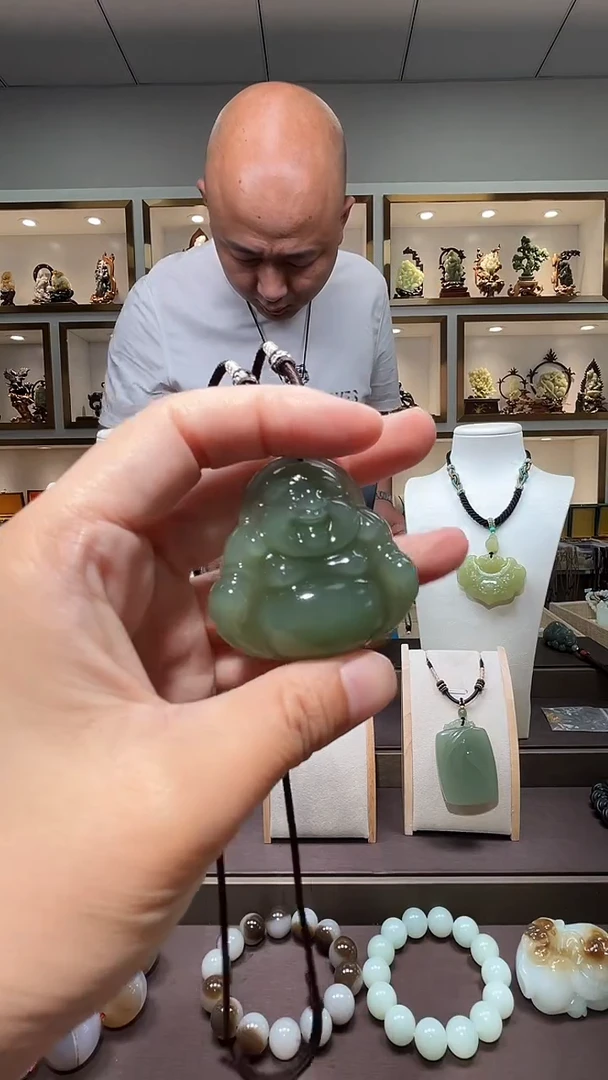 和田玉未镶嵌颈饰苏