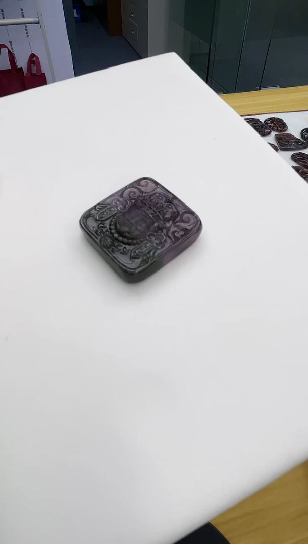 【闪购商品】水晶吊坠(不含链)未镶嵌极光23雕刻件 多样性发一