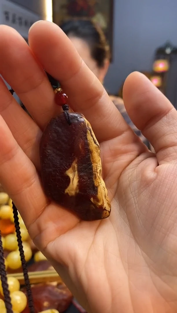 琥珀颈饰未镶嵌吊坠