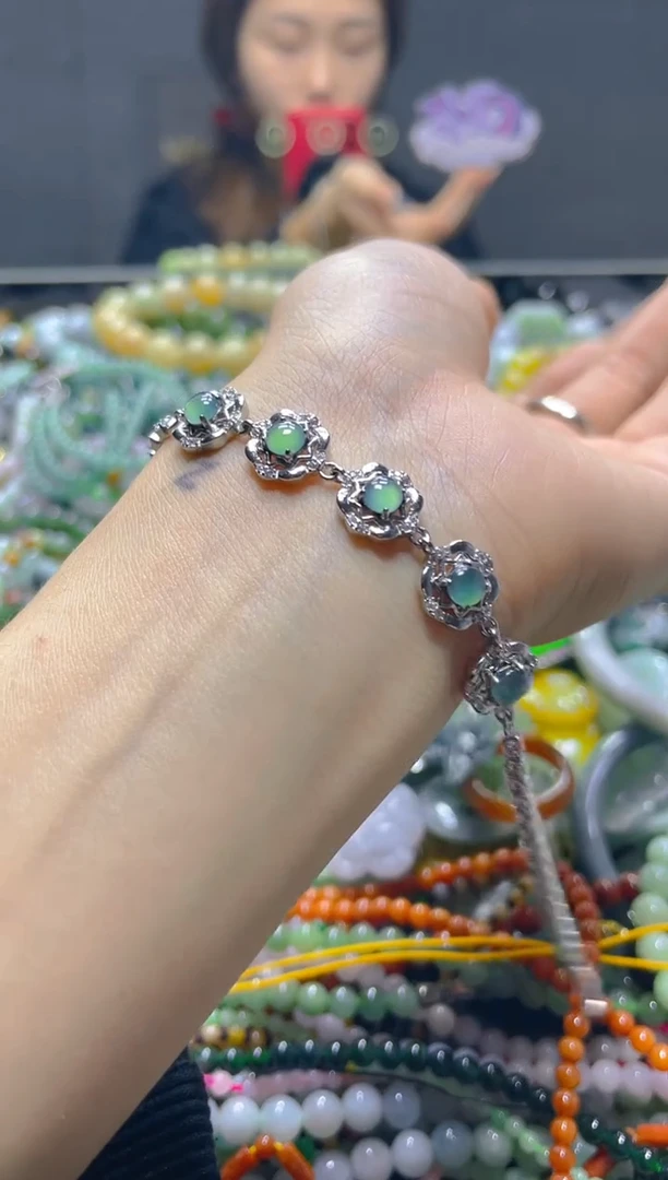 颈饰未镶嵌翡翠/F/翡翠A货，一件也是批发价