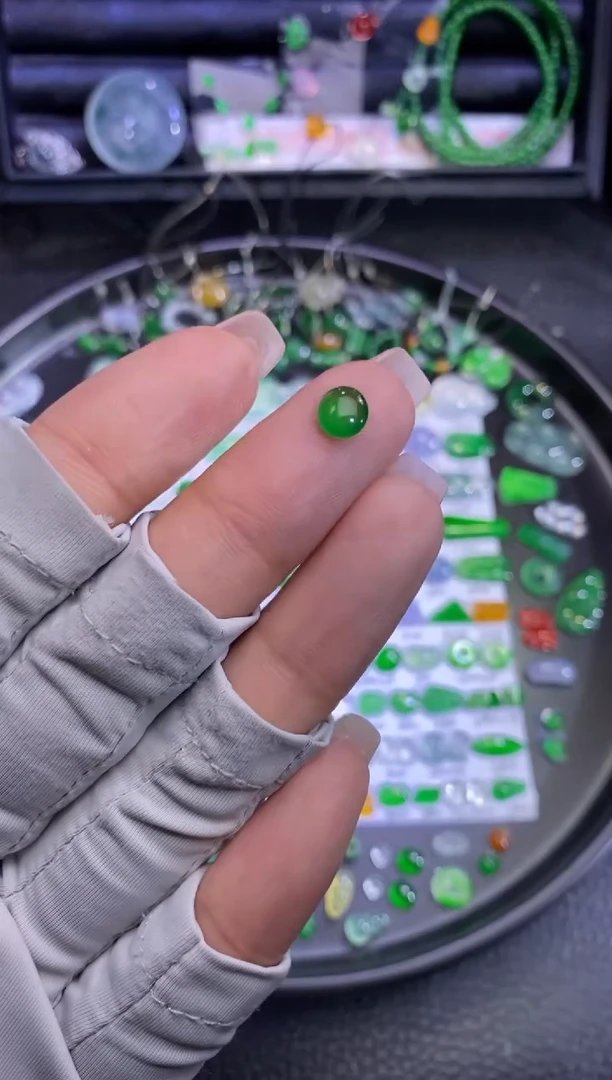 未镶嵌挂件翡翠蛋