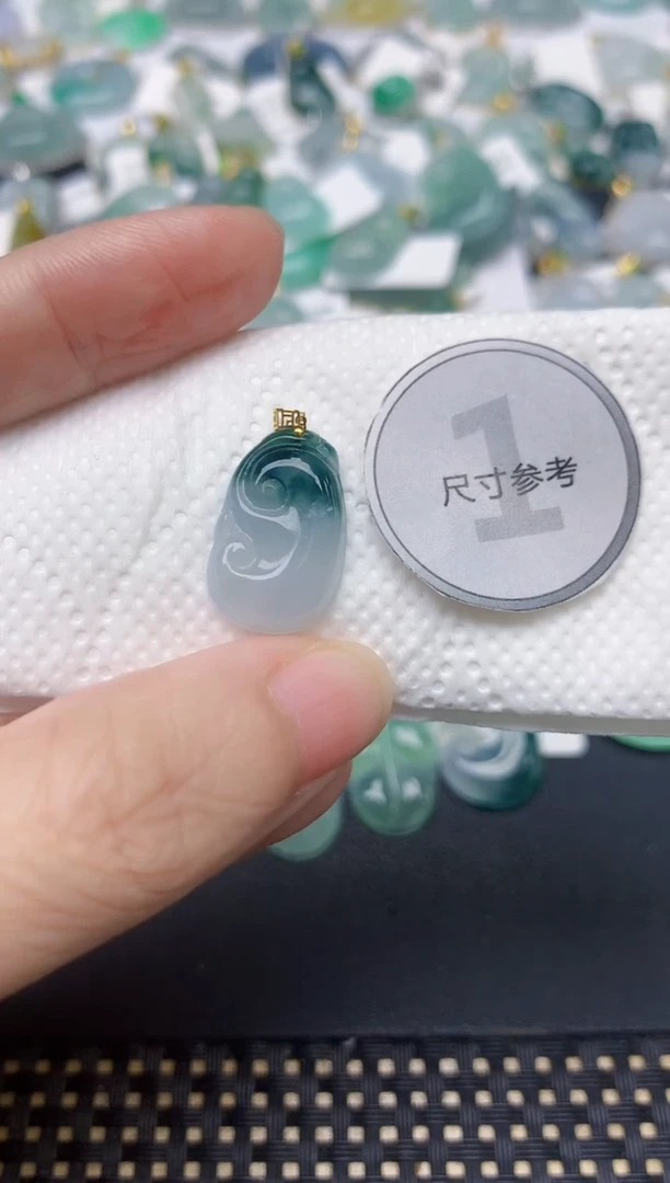 颈饰18K金镶嵌翡翠天然缅甸A货翡翠