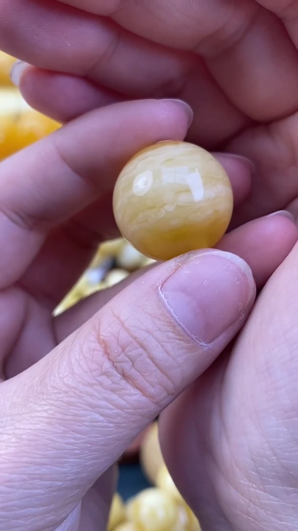 【闪购商品】琥珀裸石未镶嵌月.59/卡21