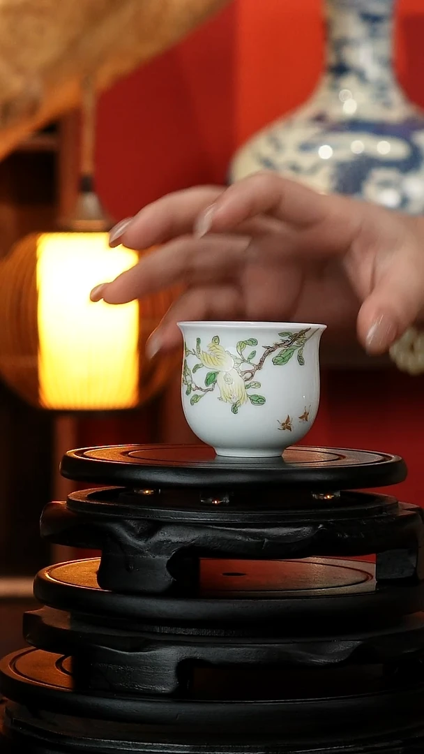 摆件粉彩佛手单杯