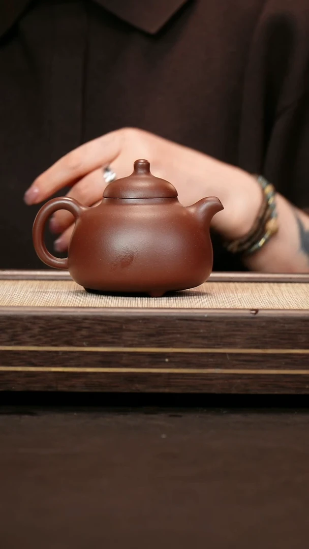 茶壶紫砂原矿三号井底槽清三足乳鼎 周建芳