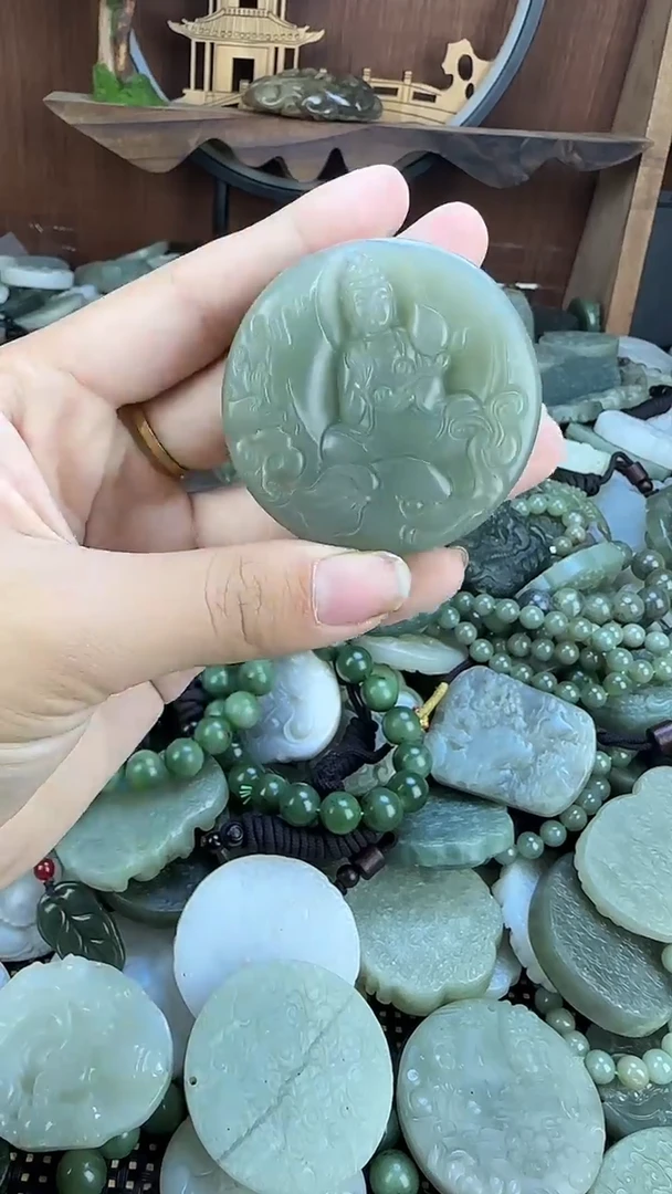 颈饰未镶嵌和田玉1