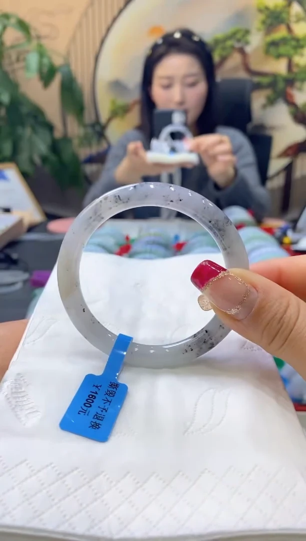 【闪购商品】翡翠手镯未镶嵌99910689