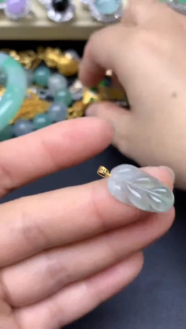 颈饰18K金镶嵌翡翠93-雪姐翡翠天天见