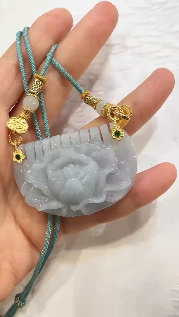 翡翠未镶嵌颈饰国风