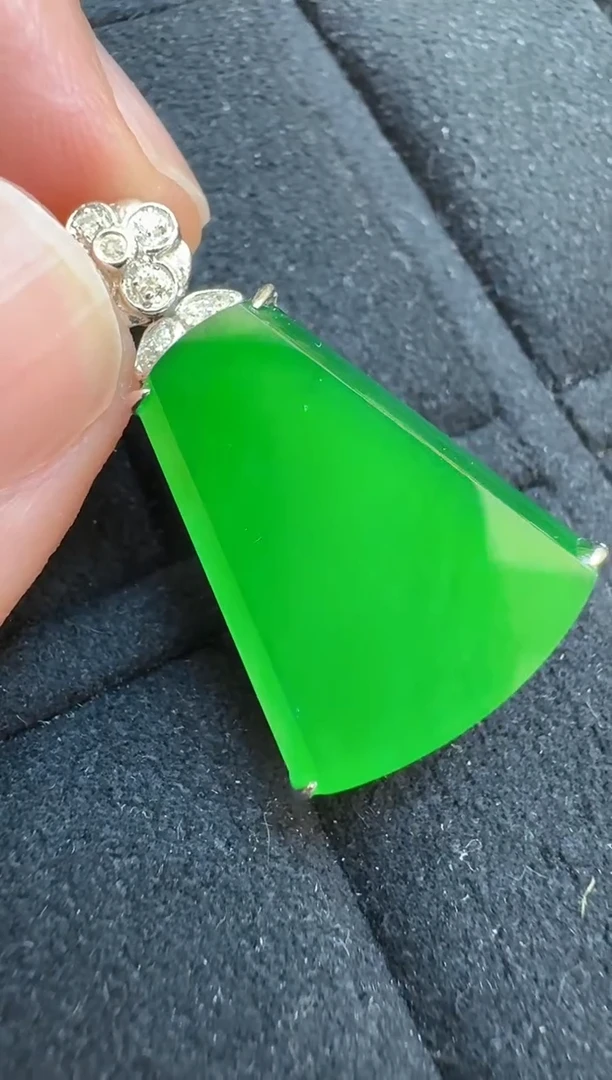 【闪购商品】翡翠吊坠(不含链)18K金镶嵌多样性团购发一件