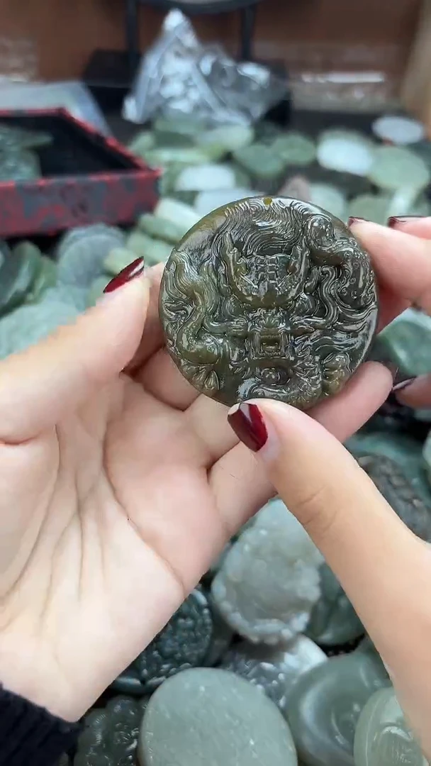 颈饰未镶嵌和田玉1