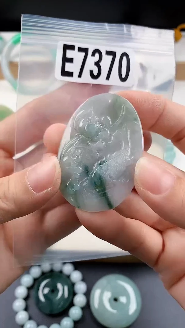 颈饰未镶嵌翡翠天然翡翠吊坠挂件