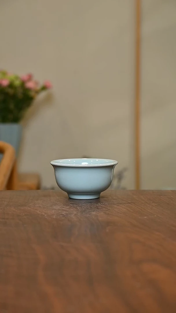 压手杯 天青 微瑕 朱晓辉款