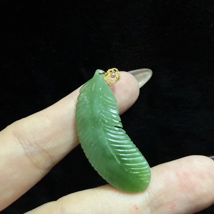 18k和田玉吊坠 18k和田玉吊坠