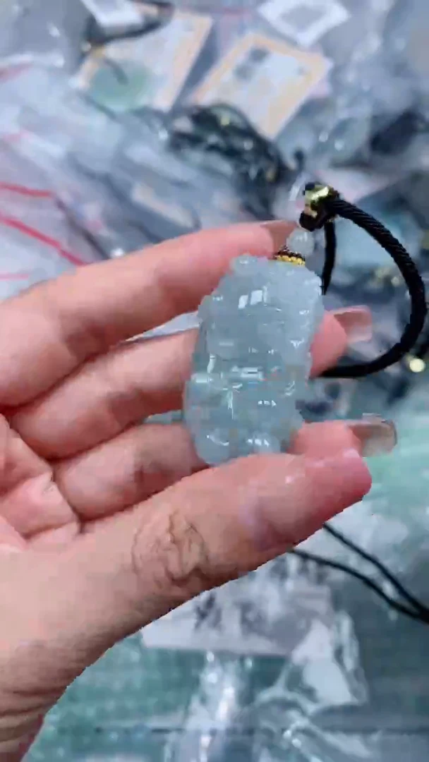 翡翠未镶嵌颈饰吊坠