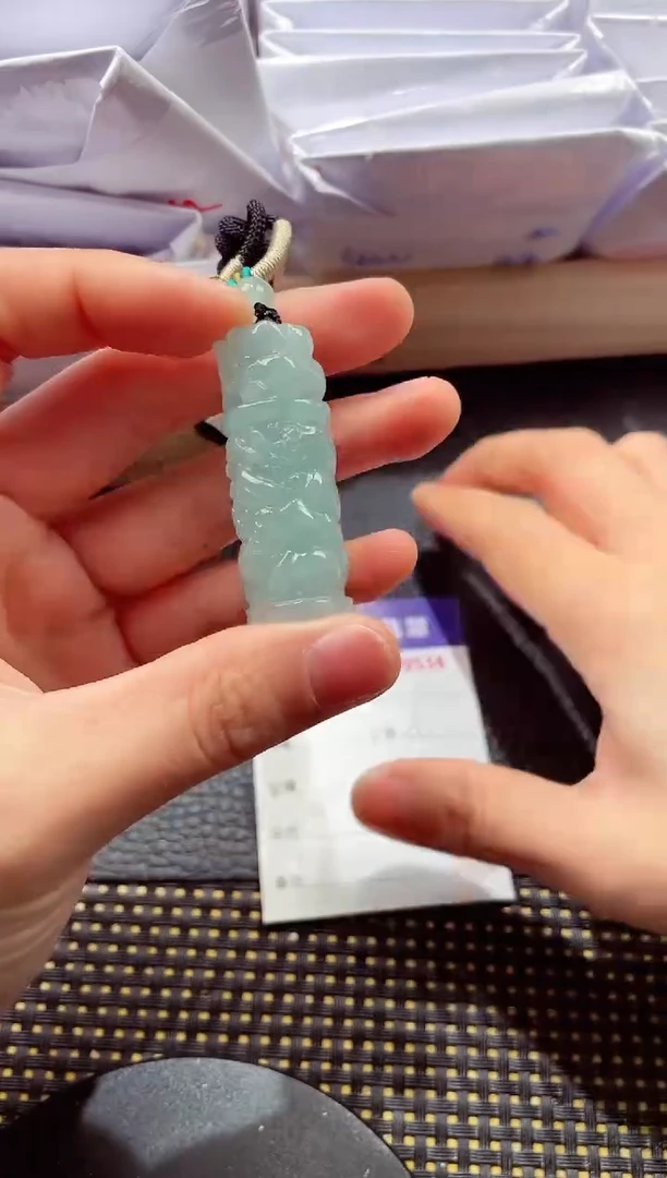 颈饰未镶嵌翡翠 000111