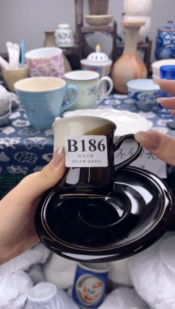 瓷片?****?    B186