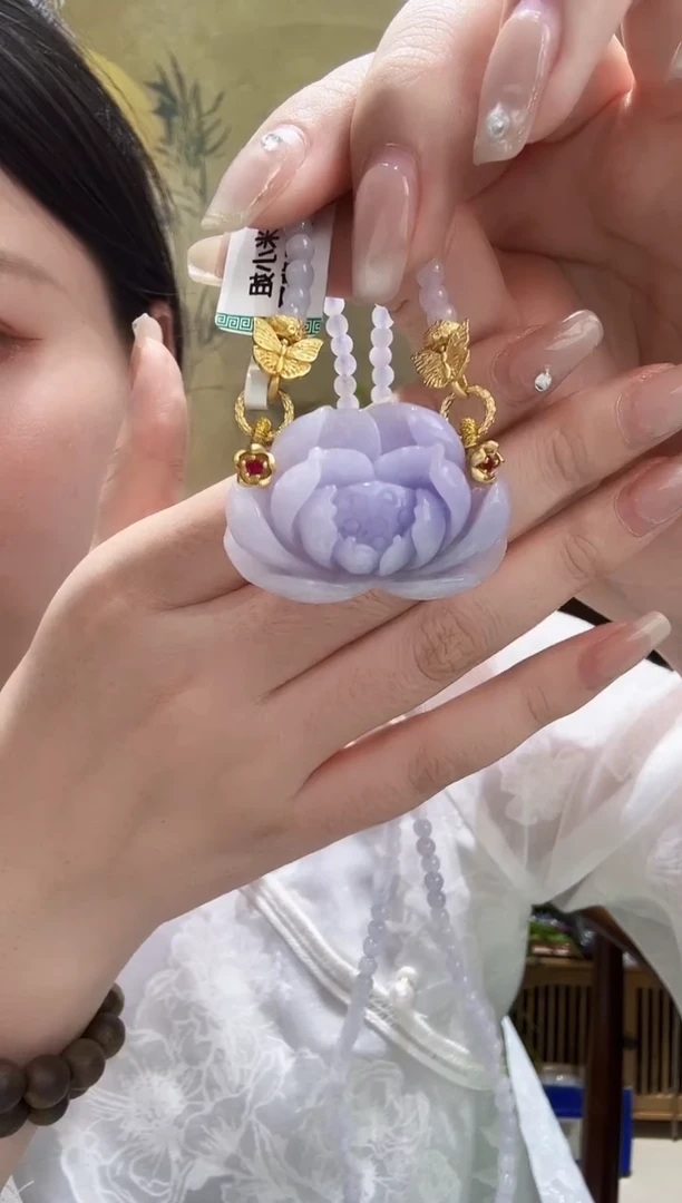 颈饰未镶嵌翡翠吊坠